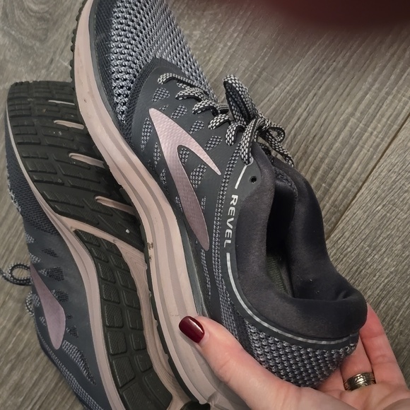 Brooks Revel Women's Charcoal and Blush Athletic Shoes. - Picture 5 of 12